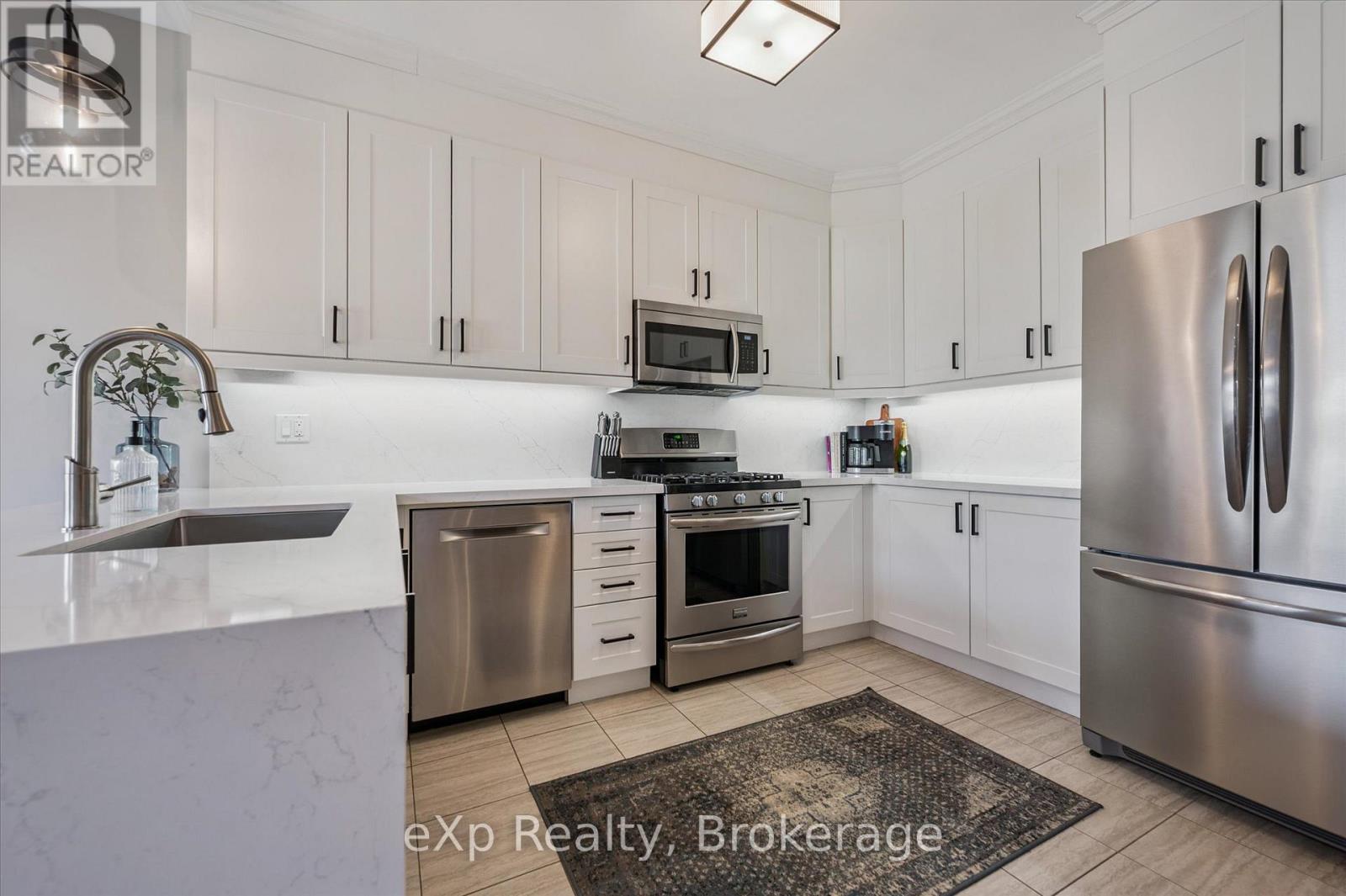 15 Ryan Street, Centre Wellington, Ontario  N1M 0C9 - Photo 8 - X12339381