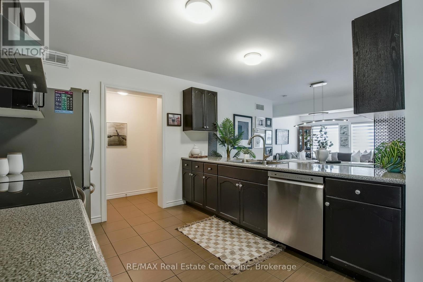 81 Mussen Street, Guelph, Ontario  N1E 0K2 - Photo 6 - X12339402