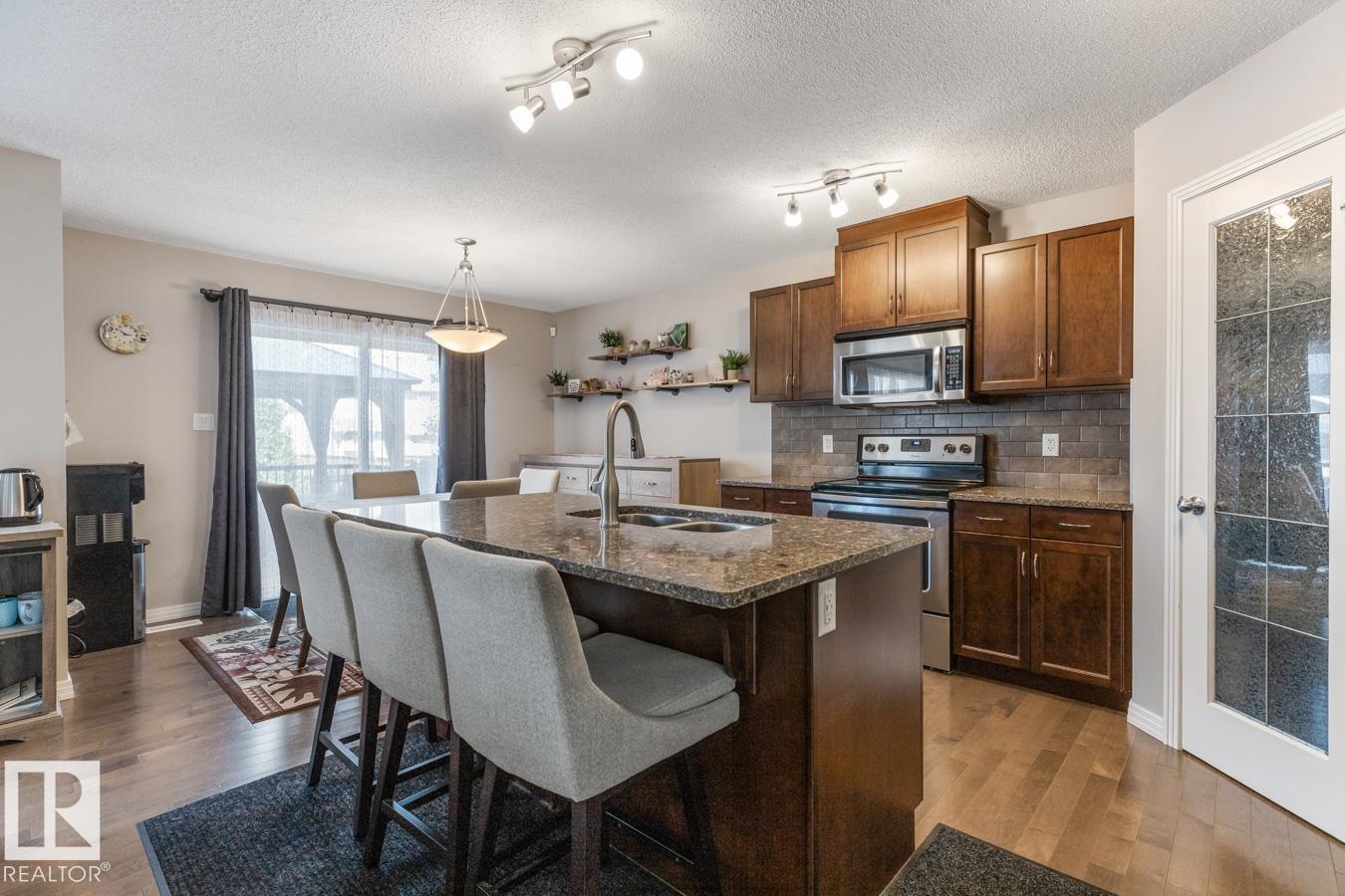 Property at 17 MEADOWVIEW LD image 3