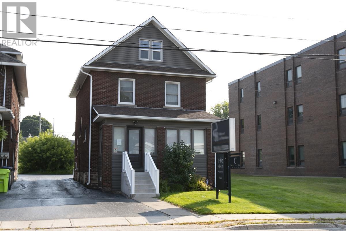 446 Albert St, Sault Ste. Marie, Ontario  P6A 2J8 - Photo 1 - SM252232