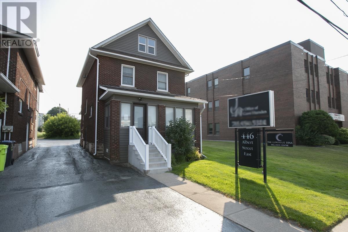446 Albert St, Sault Ste. Marie, Ontario  P6A 2J8 - Photo 2 - SM252232