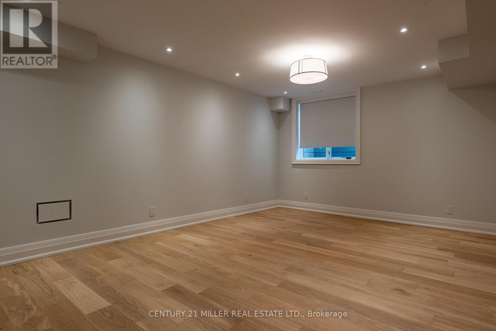556 Fourth Line, Oakville (Wo West), Ontario  L6L 5A7 - Photo 45 - W12339326