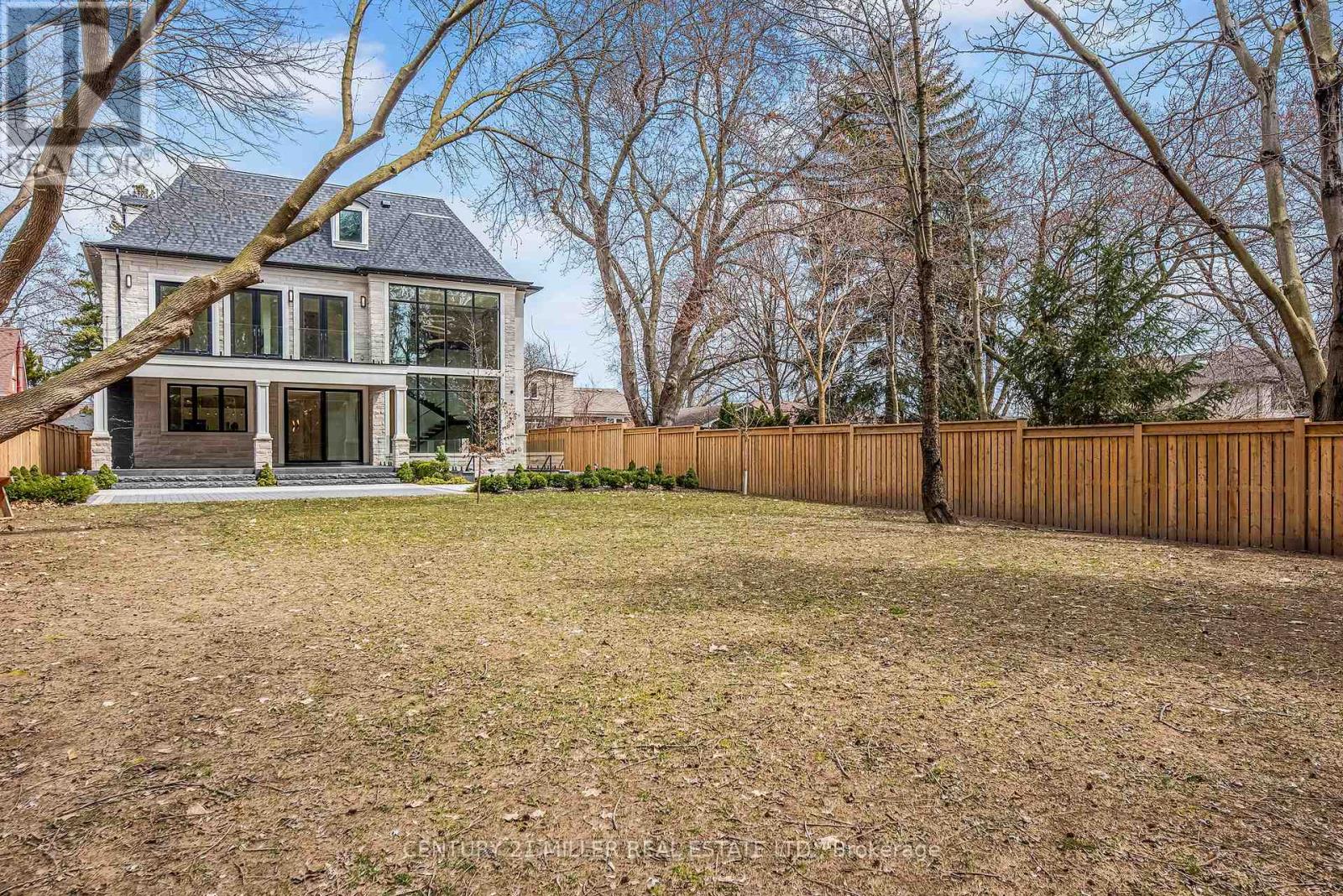556 Fourth Line, Oakville (Wo West), Ontario  L6L 5A7 - Photo 47 - W12339326