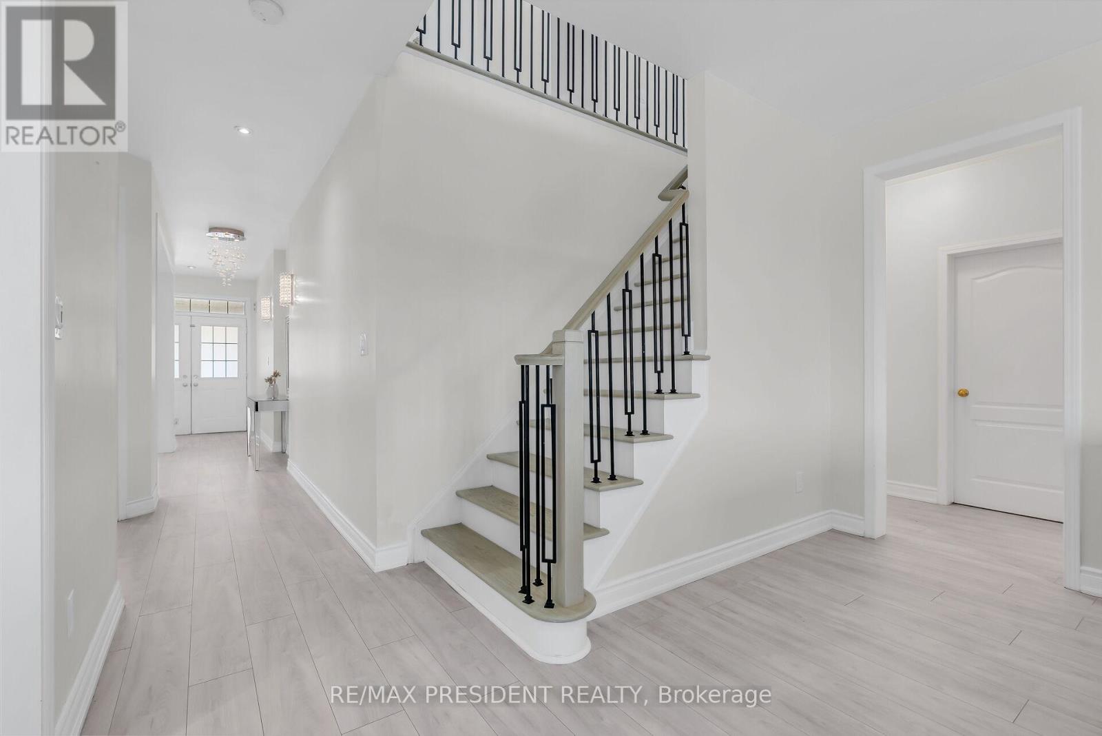 66 Bayhampton Drive, Brampton, Ontario  L6P 2S7 - Photo 18 - W12339329