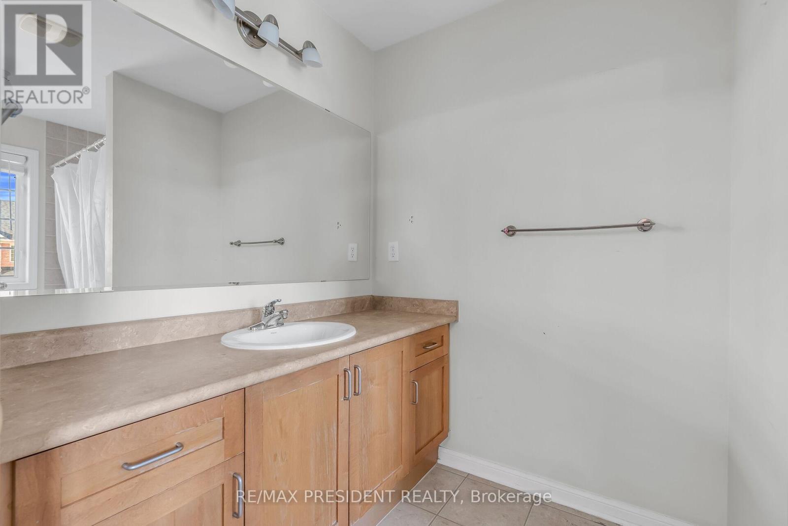66 Bayhampton Drive, Brampton, Ontario  L6P 2S7 - Photo 31 - W12339329