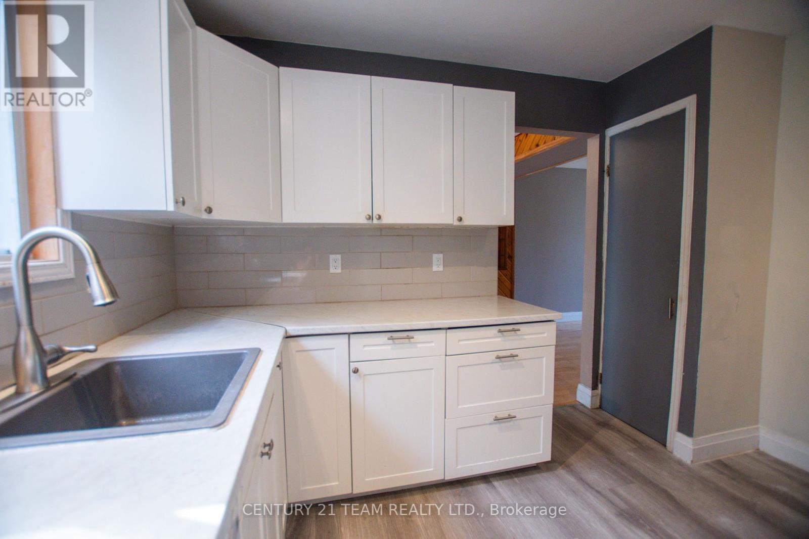 10 Sovereign Drive, North Bay, Ontario  P1A 2X9 - Photo 7 - X12339173