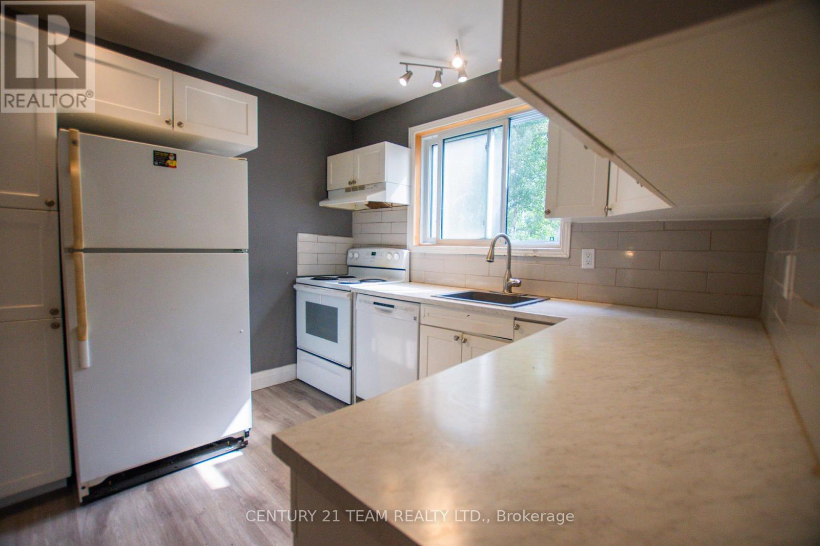 10 Sovereign Drive, North Bay, Ontario  P1A 2X9 - Photo 8 - X12339173