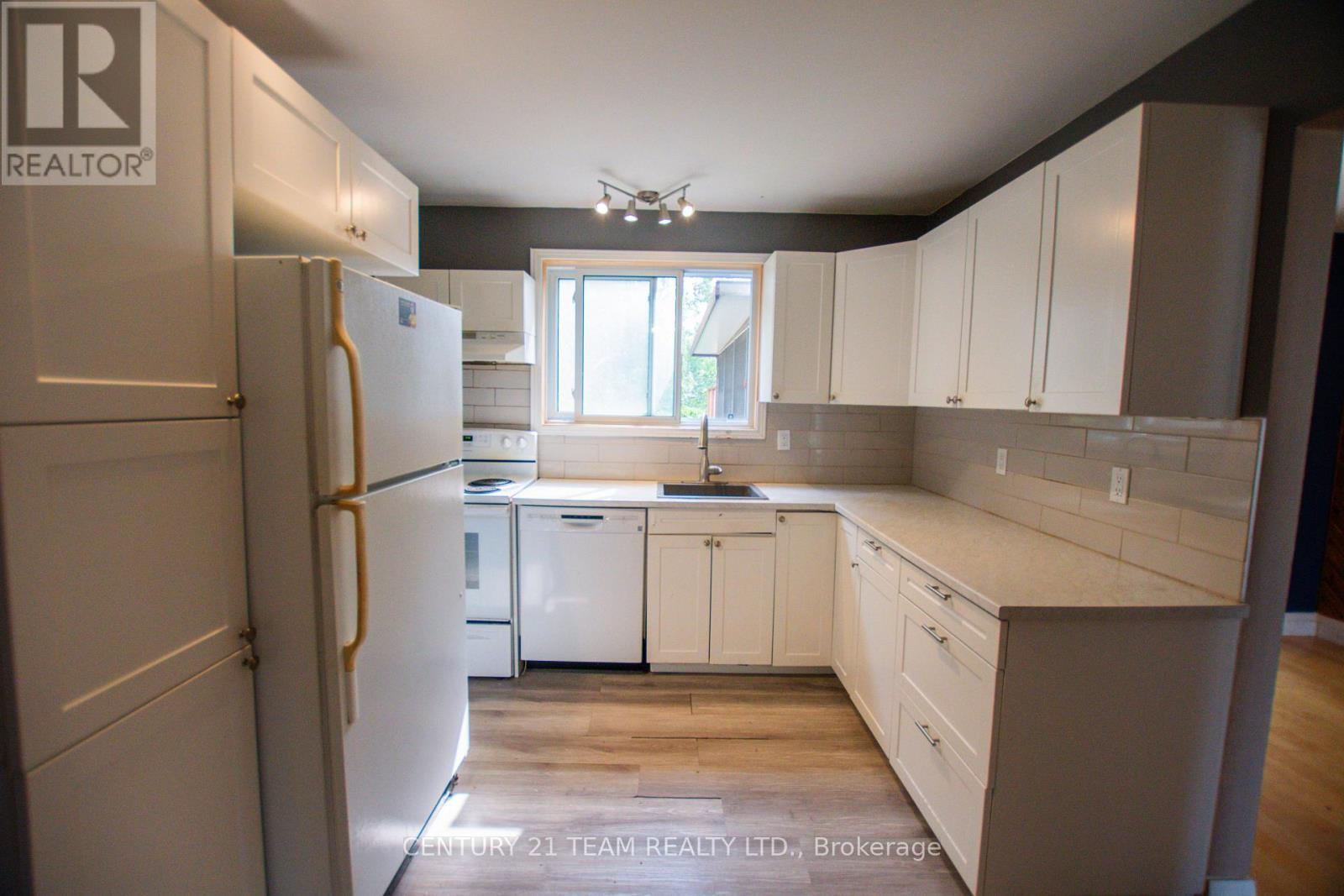 10 Sovereign Drive, North Bay, Ontario  P1A 2X9 - Photo 9 - X12339173