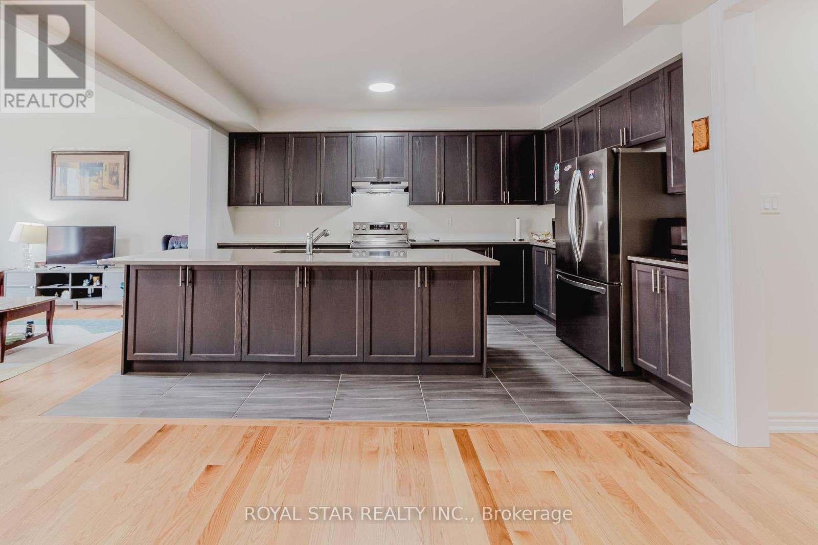 14 Heming Street, Brant, Ontario  N3L 0M5 - Photo 8 - X12339270