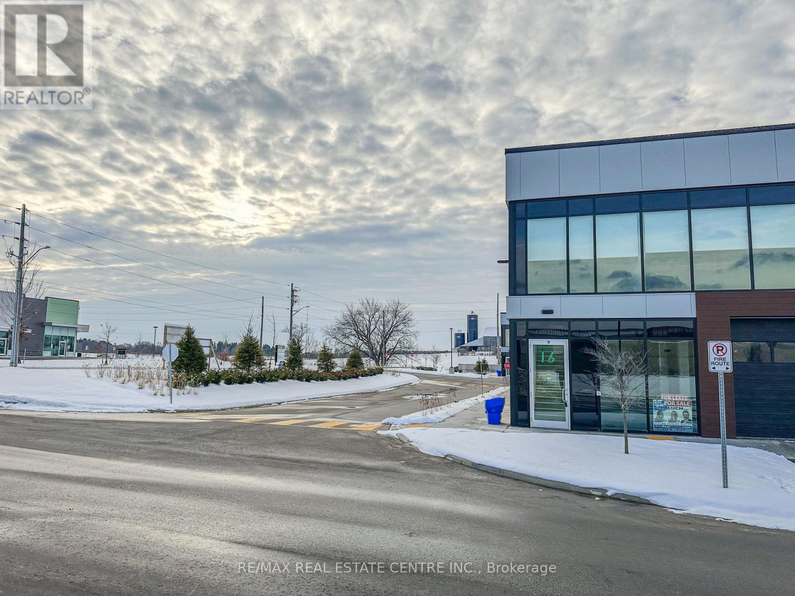 17 - 587 Hanlon Creek Boulevard, Guelph, Ontario  N1C 0A1 - Photo 3 - X12339287