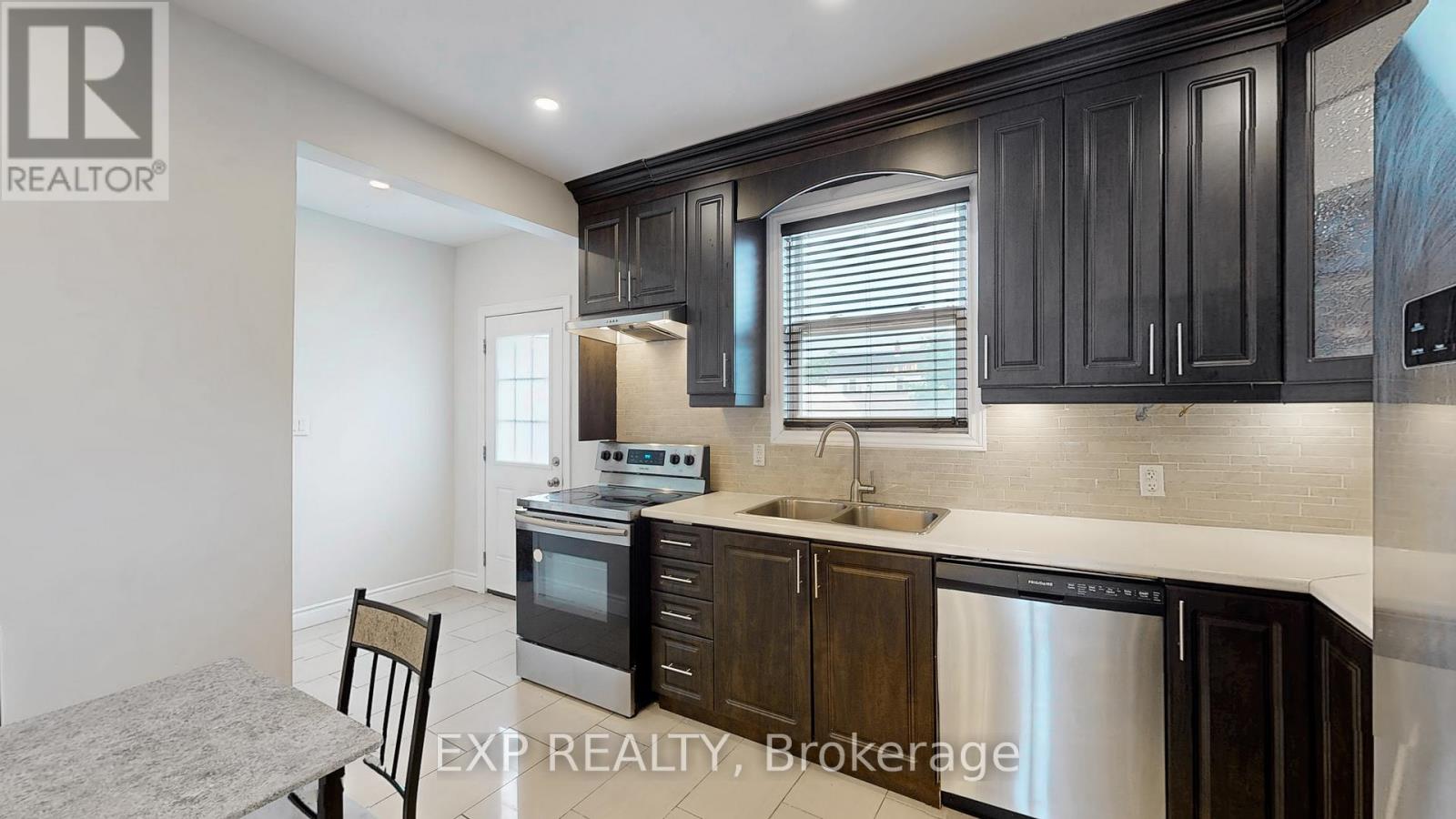 78 Martimas Avenue, Hamilton, Ontario  L8H 3N3 - Photo 11 - X12339306