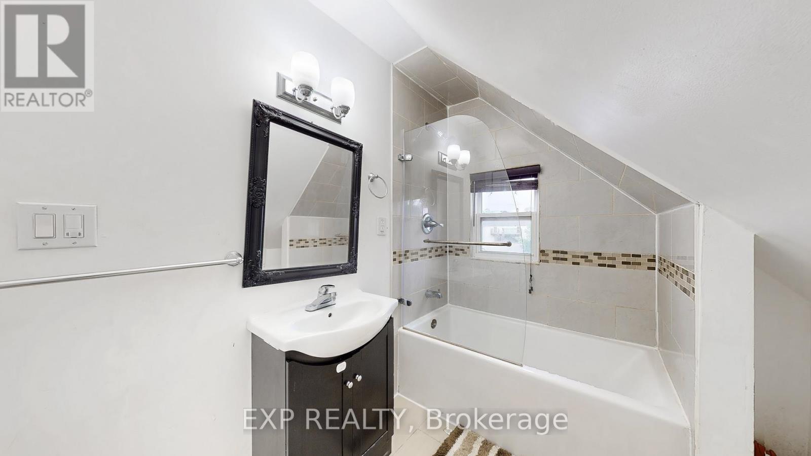 78 Martimas Avenue, Hamilton, Ontario  L8H 3N3 - Photo 26 - X12339306