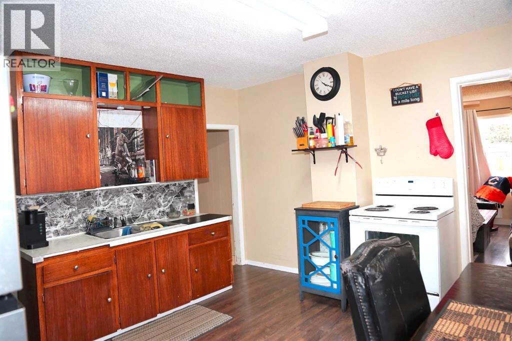7070 18 Avenue, Coleman, Alberta  T0K 0M0 - Photo 2 - A2230985