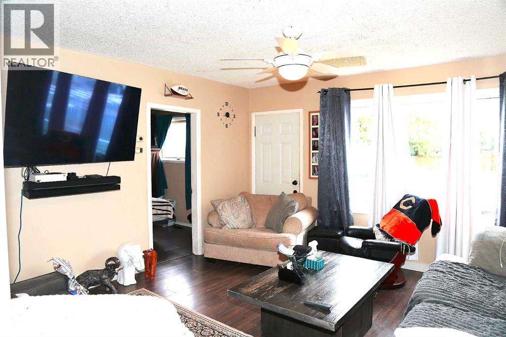 7070 18 Avenue, Coleman, Alberta  T0K 0M0 - Photo 4 - A2230985