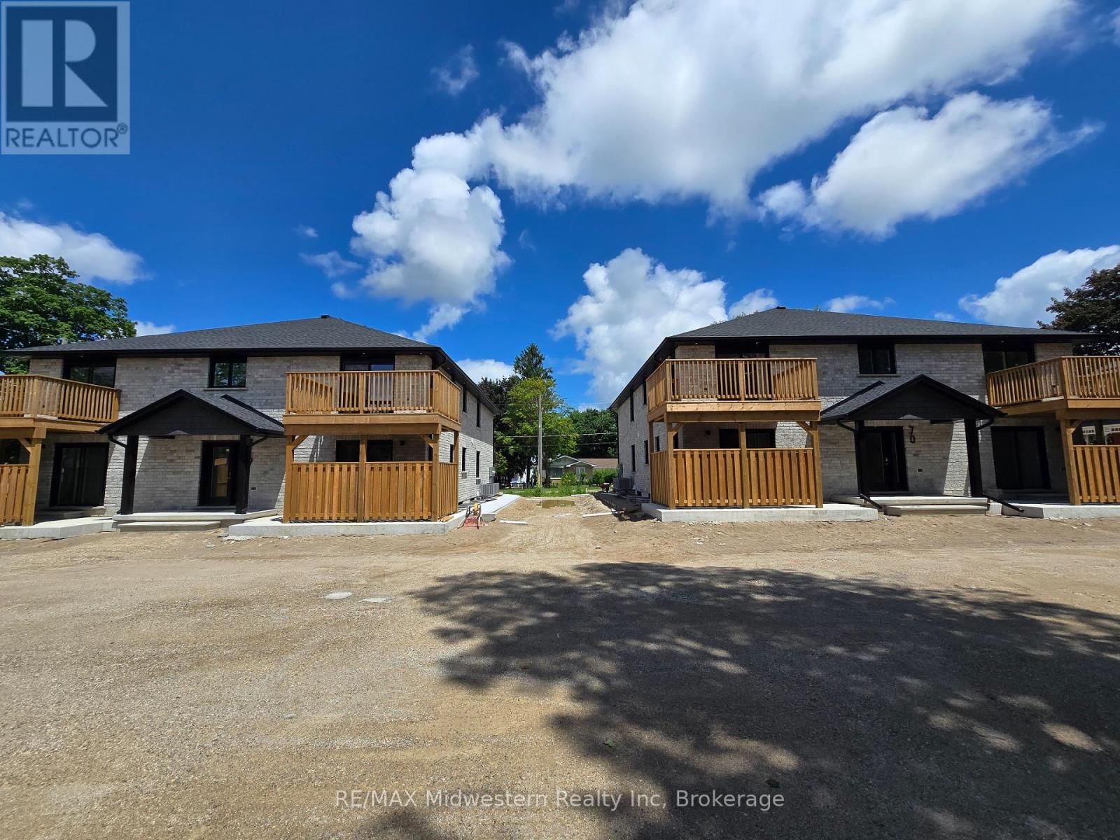 101, 102 - 70 Queen Street, Huron East, Ontario  N0G 1H0 - Photo 4 - X12339380