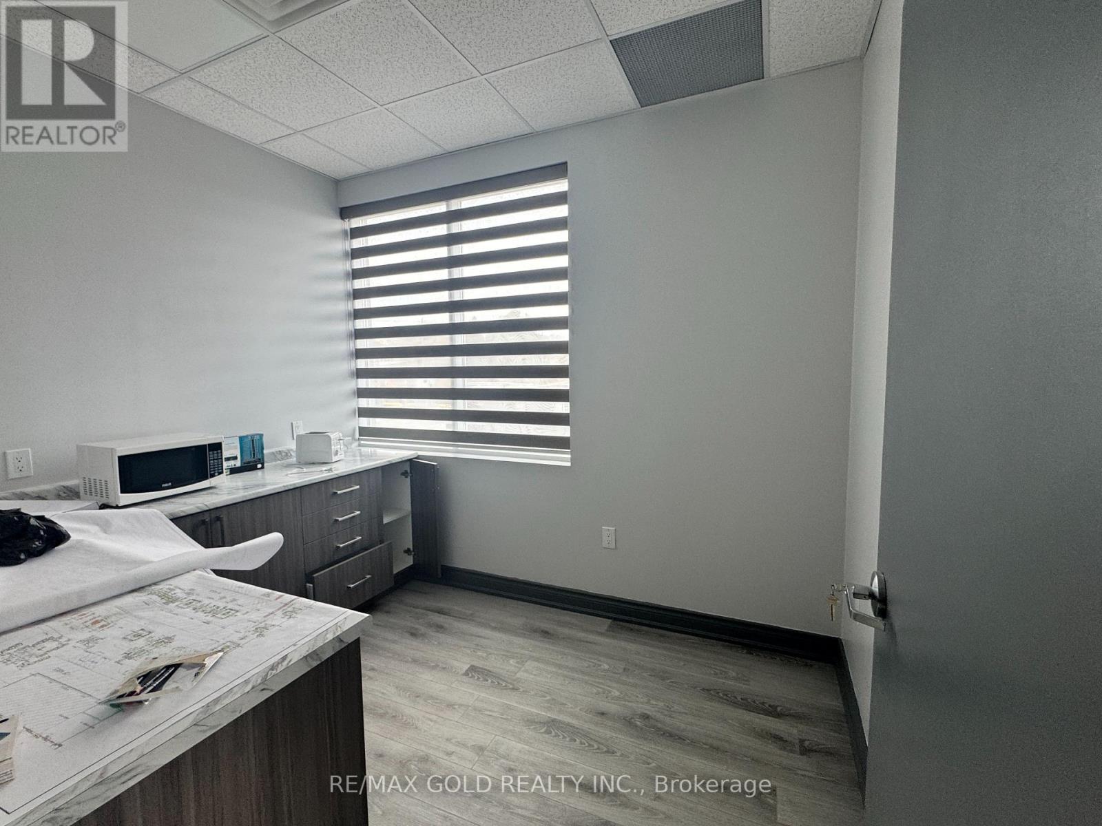 9 - 1241 Strasburg Road, Kitchener, Ontario  N2R 1S6 - Photo 28 - X12260784