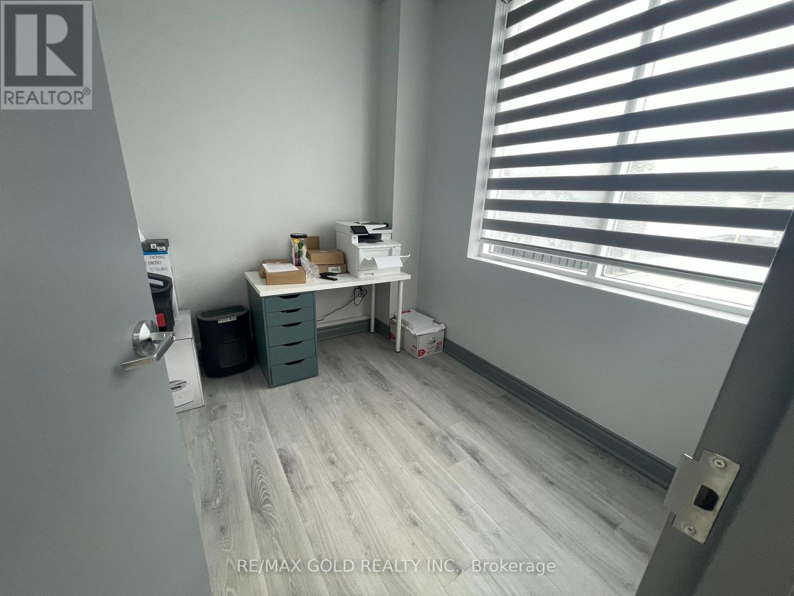 9 - 1241 Strasburg Road, Kitchener, Ontario  N2R 1S6 - Photo 14 - X12260784