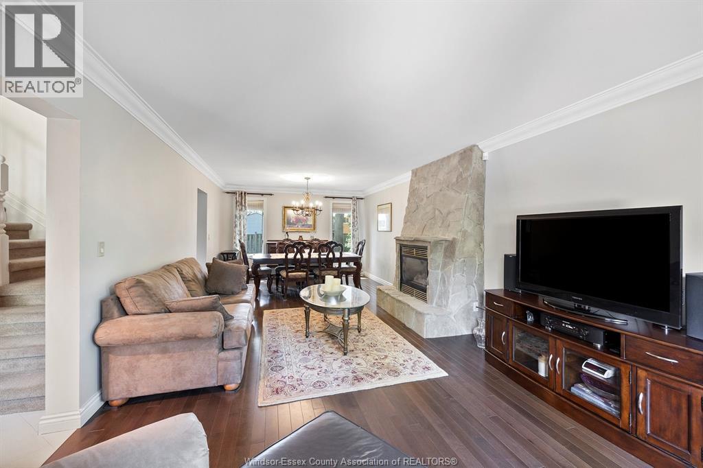 Property at 858 LAFFERTY image 4