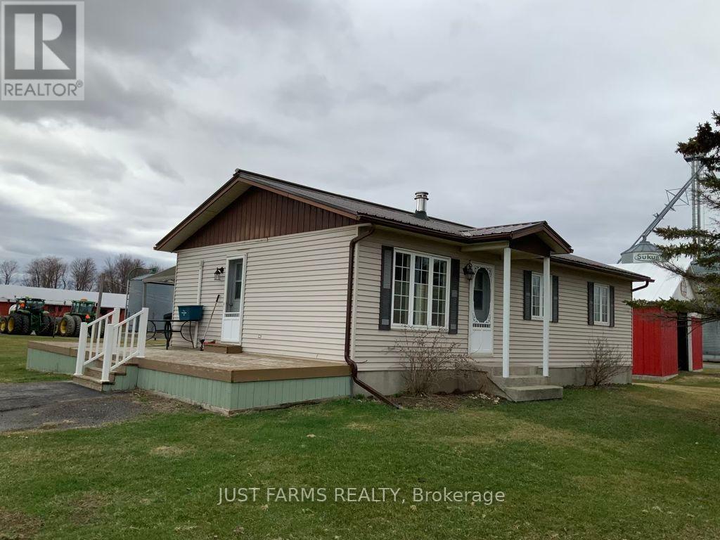 436 St.thomas Road, Russell, Ontario  K0A 1W0 - Photo 38 - X12339451