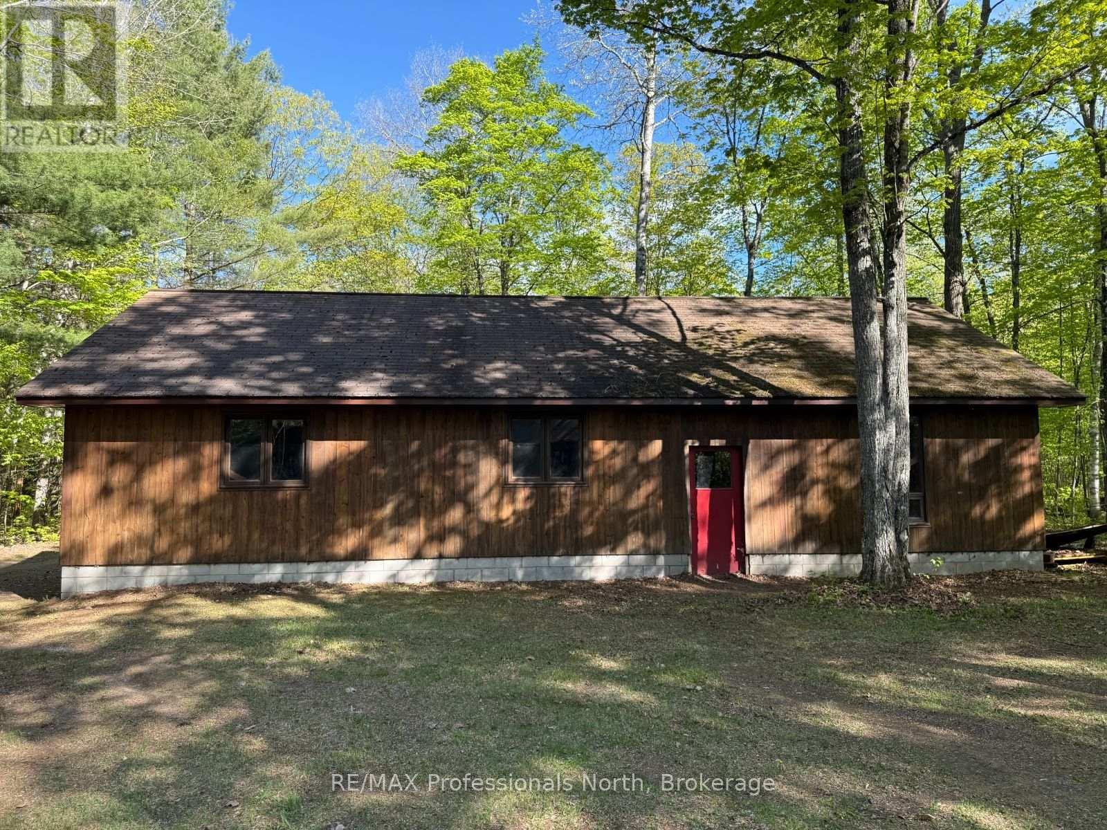 15111 Highway 35, Minden Hills, Ontario  K0M 2K0 - Photo 3 - X12081229