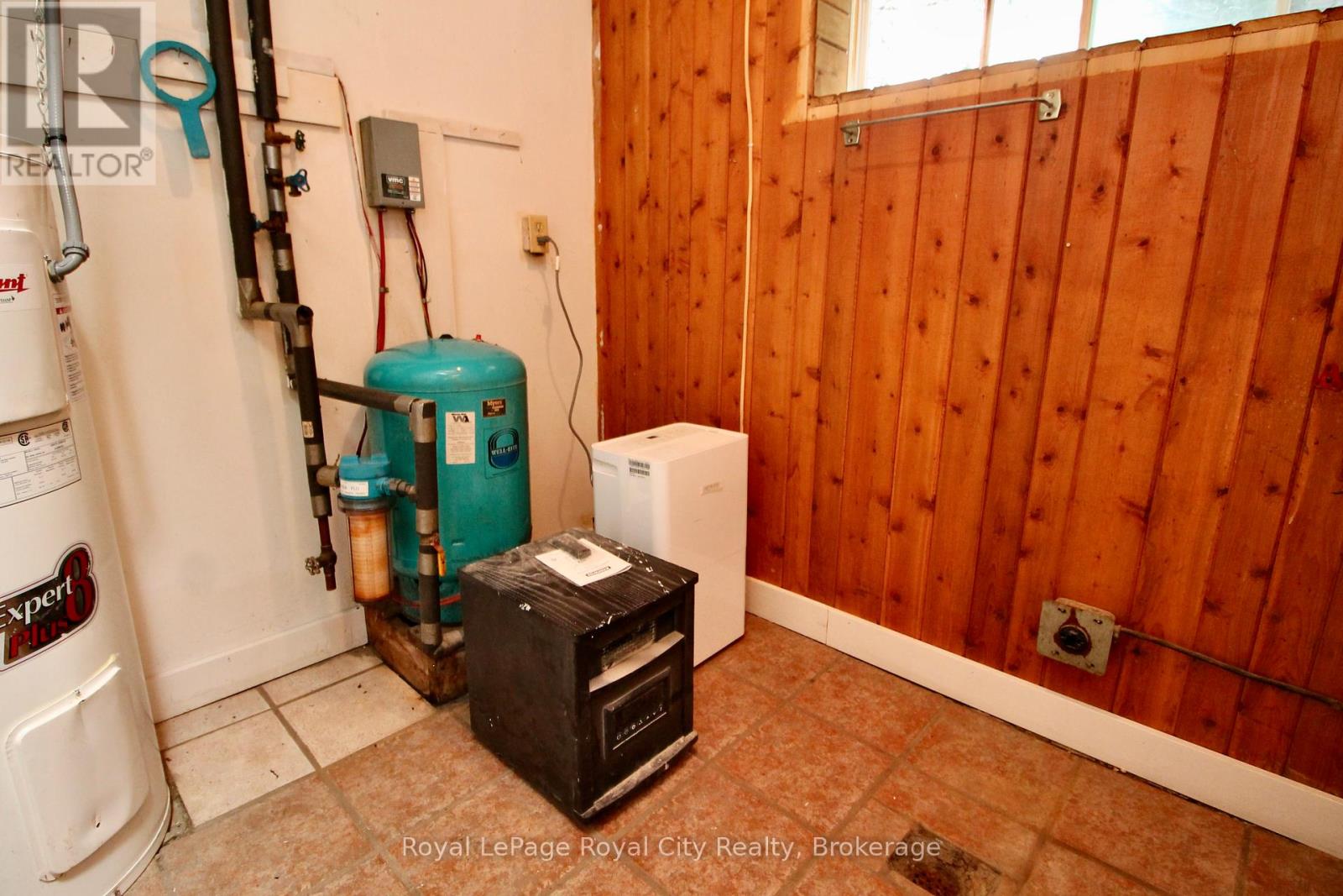 48 Harpur Drive, Northern Bruce Peninsula, Ontario  N0H 2R0 - Photo 18 - X12125555