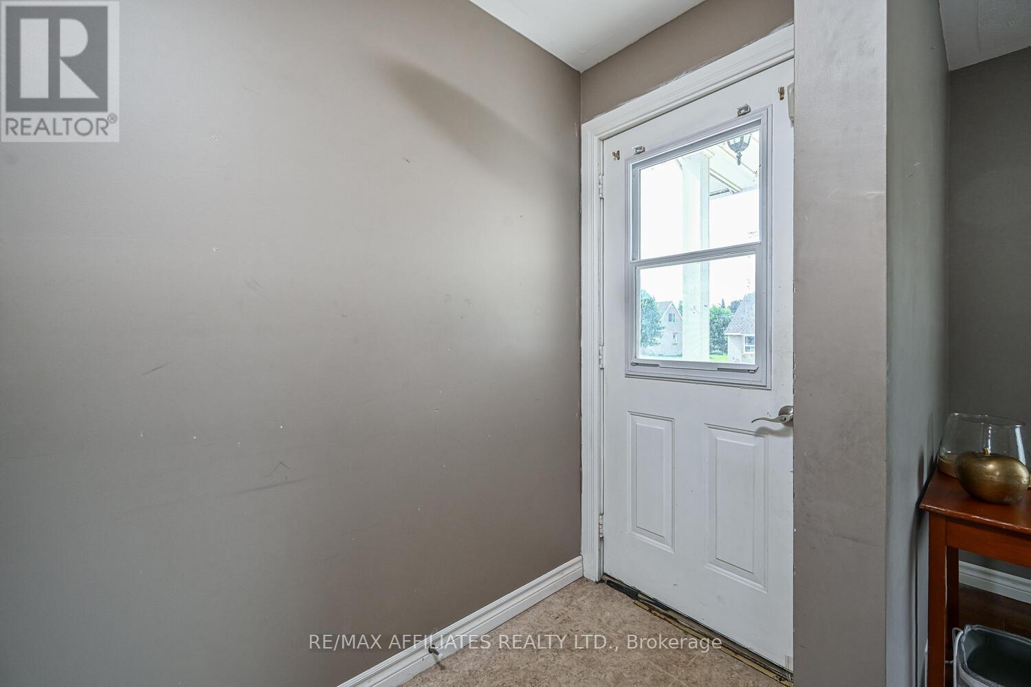 65 Jasper Avenue, Smiths Falls, Ontario  K7A 4C7 - Photo 8 - X12339440