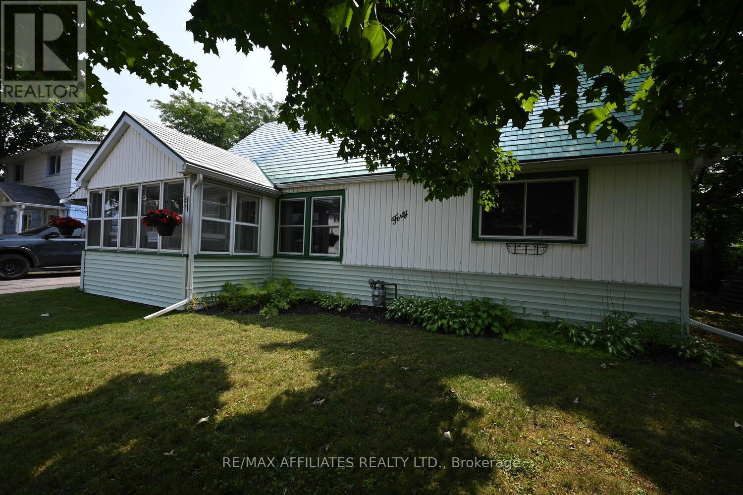 Property at 40 OAK STREET image 2