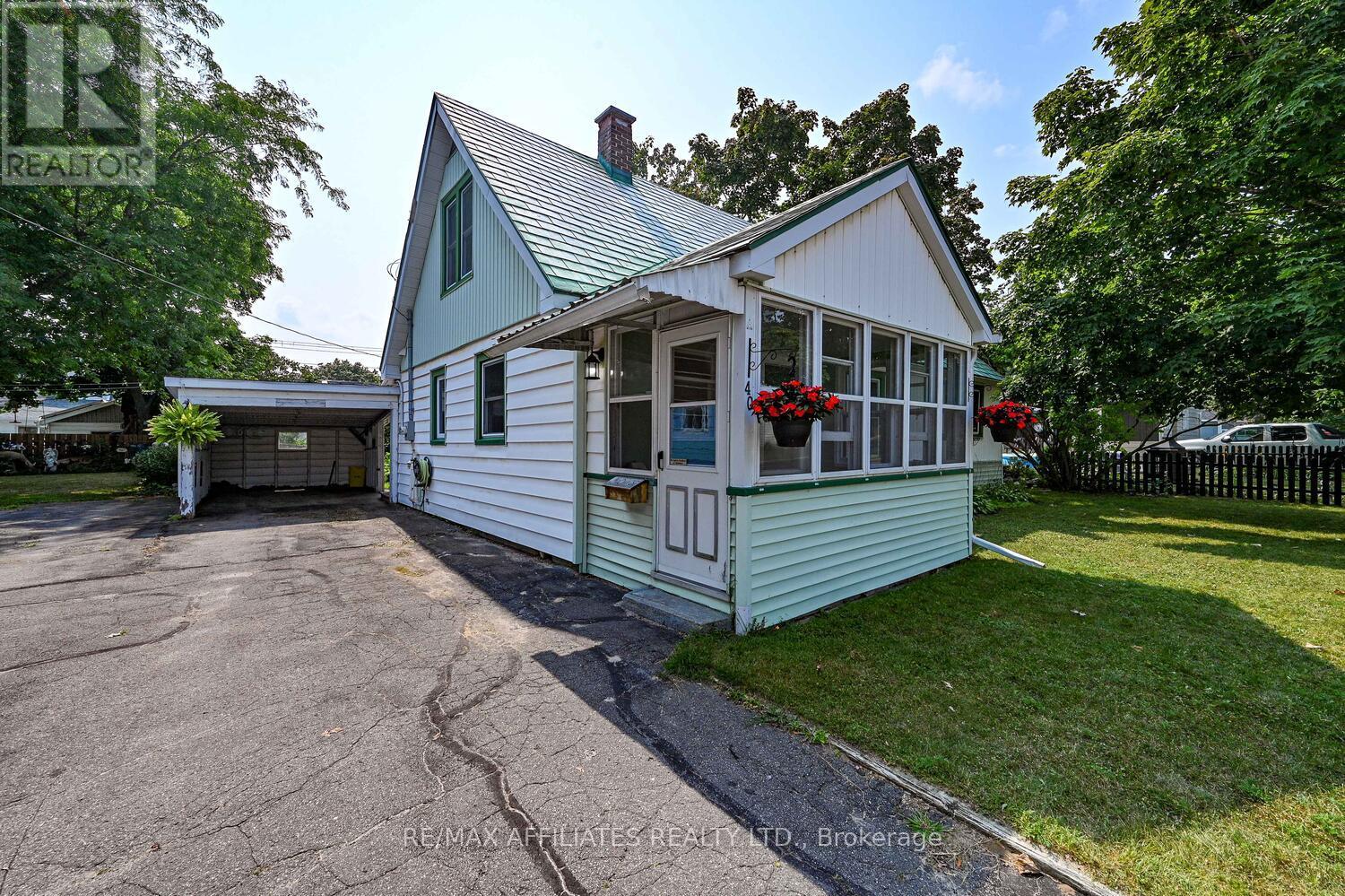 Property at 40 OAK STREET image 3
