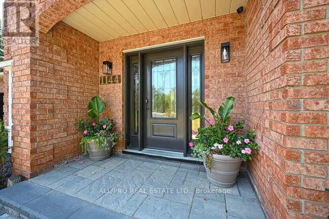 Property at 1144 RIDEAU BEND CRESCENT image 4