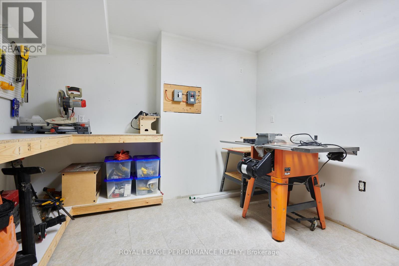 815 Long Point Circle, Ottawa, Ontario  K1T 4H6 - Photo 27 - X12339531