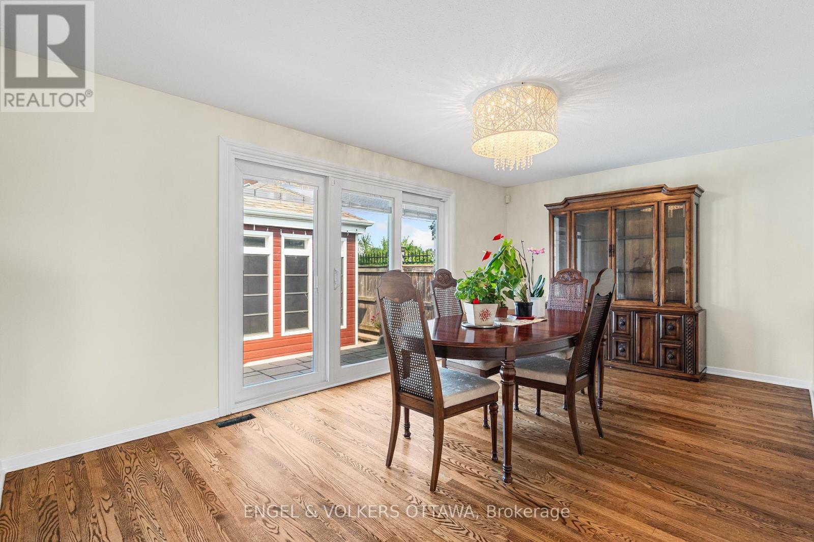 16 Benson Street, Ottawa, Ontario  K2E 5J5 - Photo 11 - X12339566