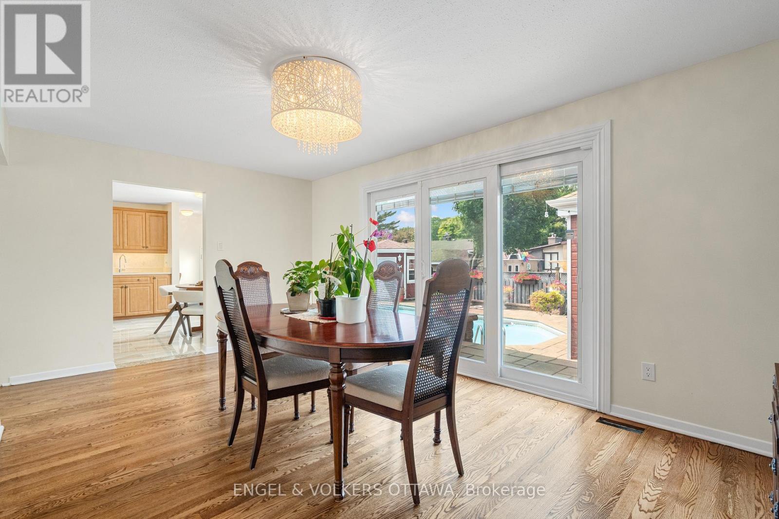 16 Benson Street, Ottawa, Ontario  K2E 5J5 - Photo 12 - X12339566