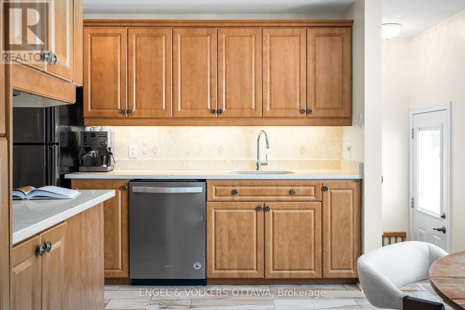 16 Benson Street, Ottawa, Ontario  K2E 5J5 - Photo 17 - X12339566