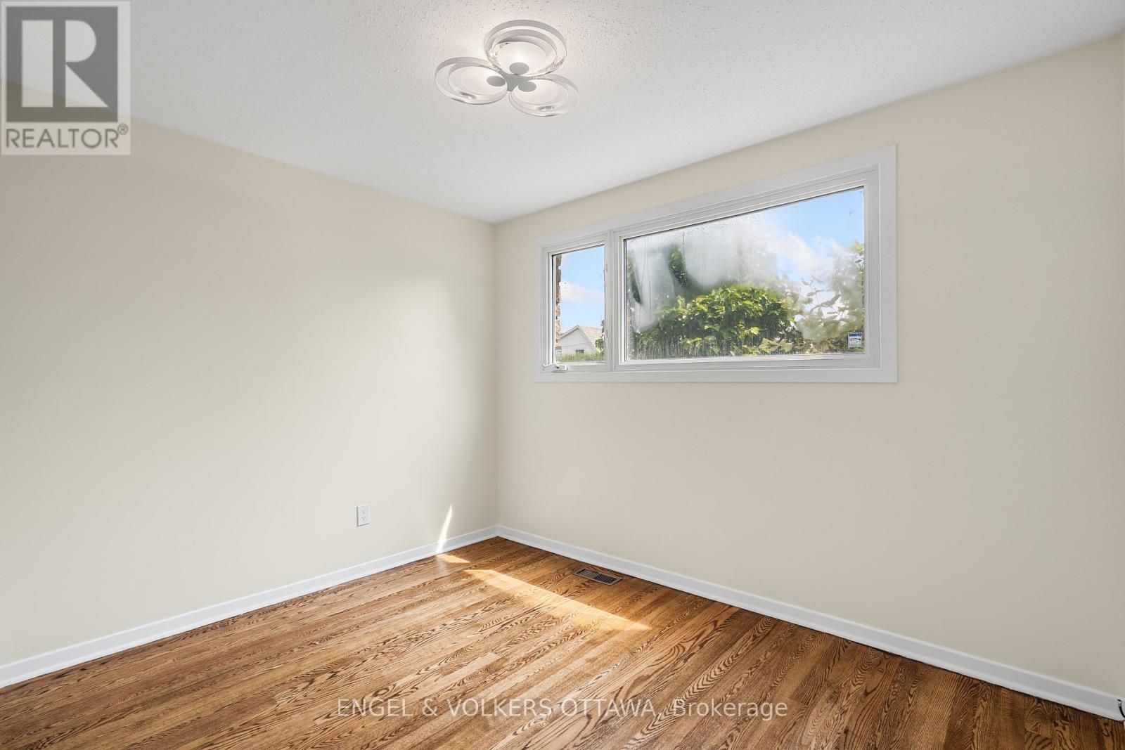16 Benson Street, Ottawa, Ontario  K2E 5J5 - Photo 27 - X12339566
