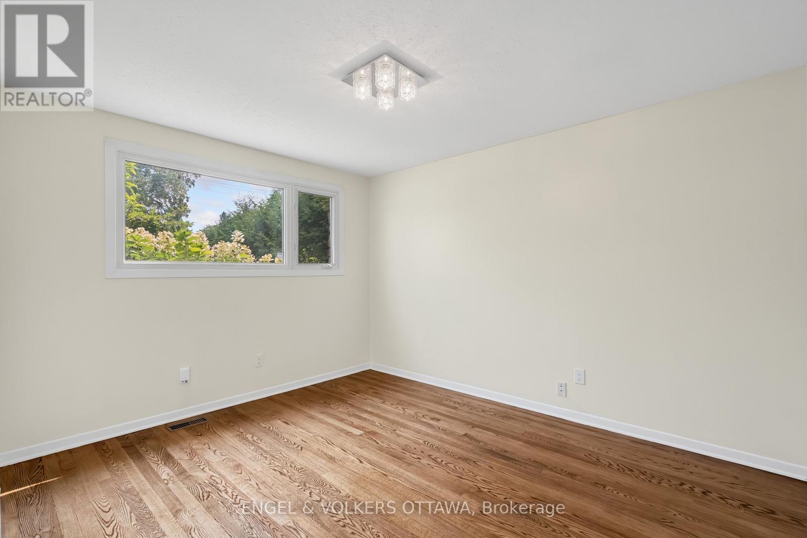 16 Benson Street, Ottawa, Ontario  K2E 5J5 - Photo 28 - X12339566