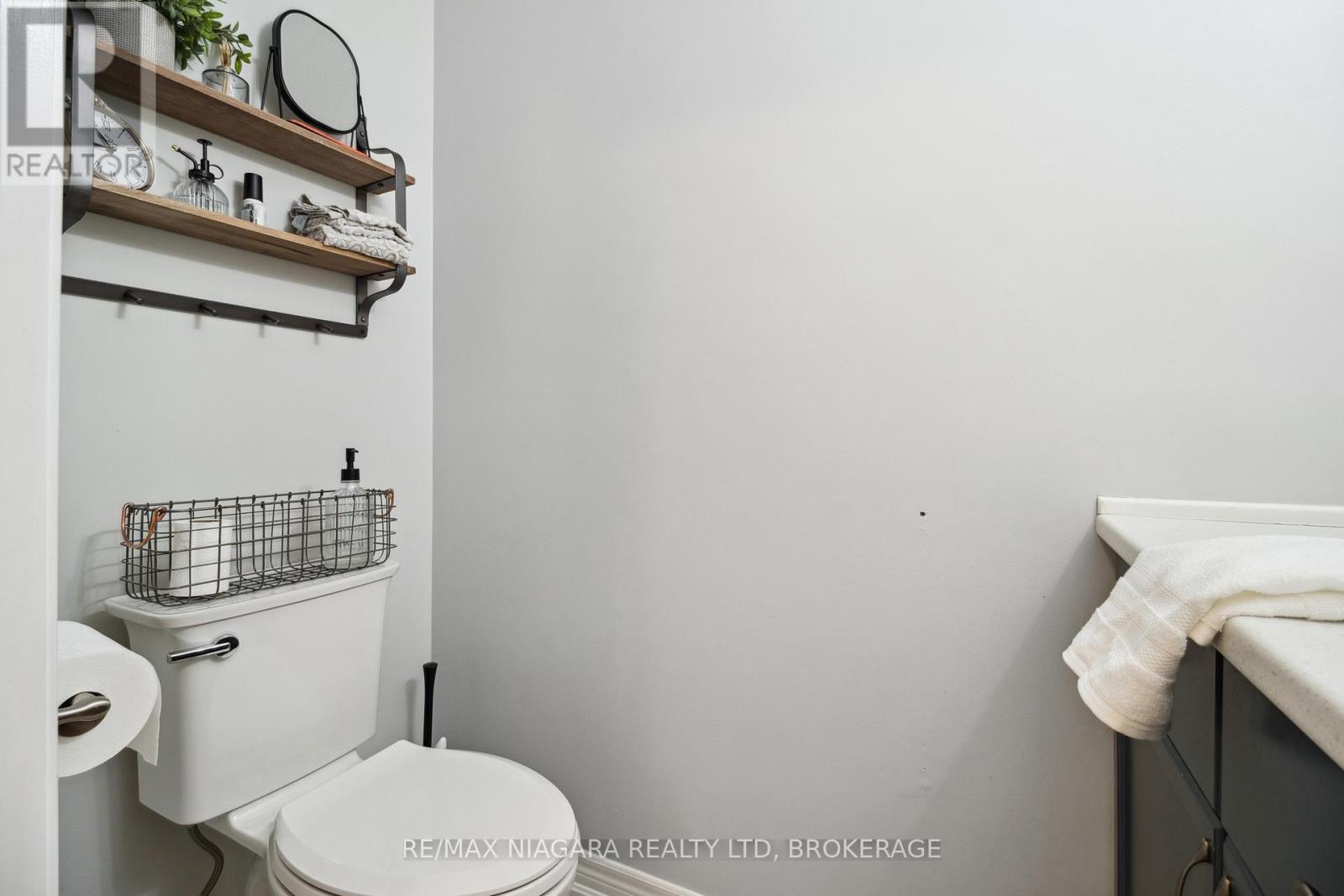 7955 Harvest Crescent, Niagara Falls, Ontario  L2H 3G7 - Photo 12 - X12339466