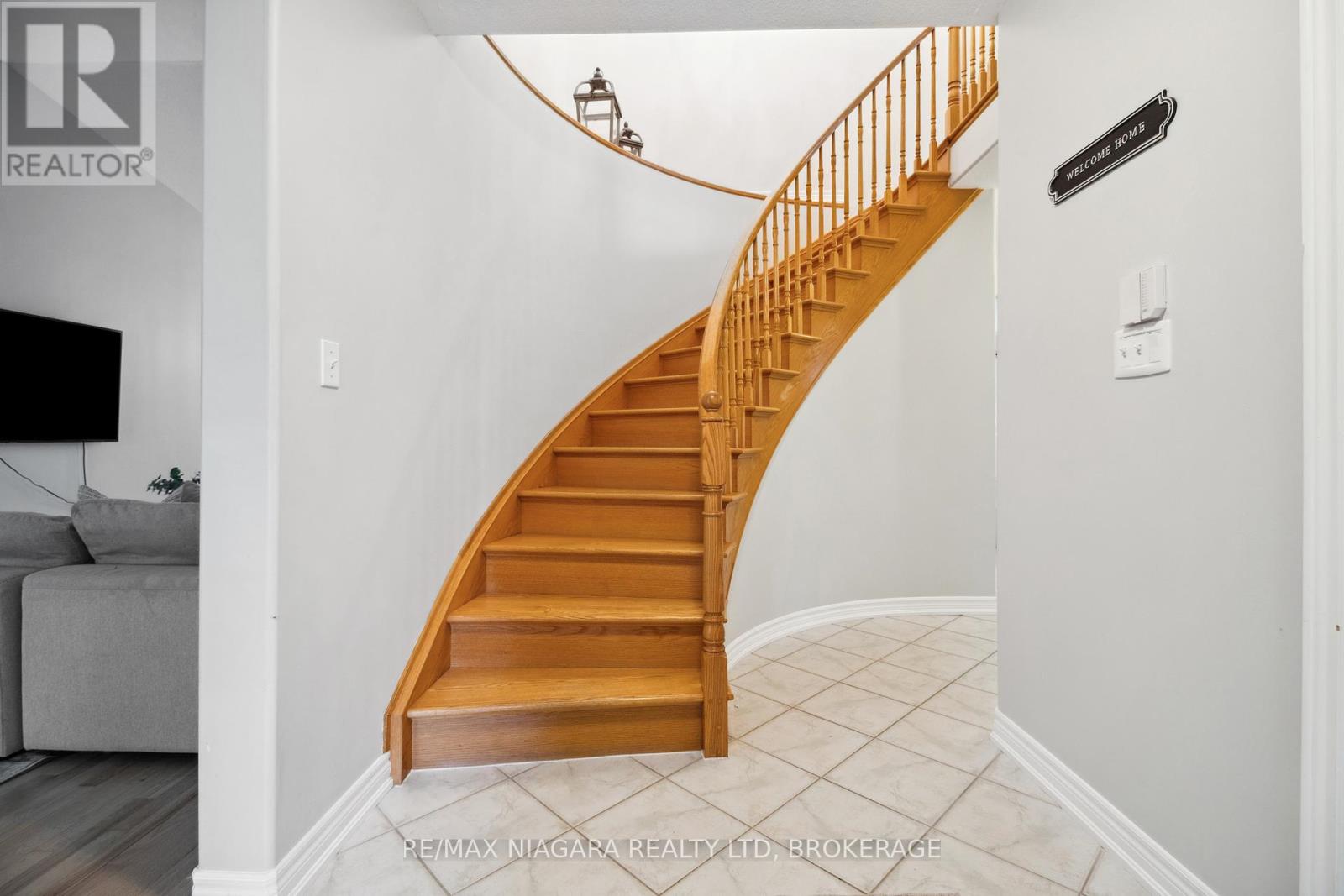 7955 Harvest Crescent, Niagara Falls, Ontario  L2H 3G7 - Photo 6 - X12339466