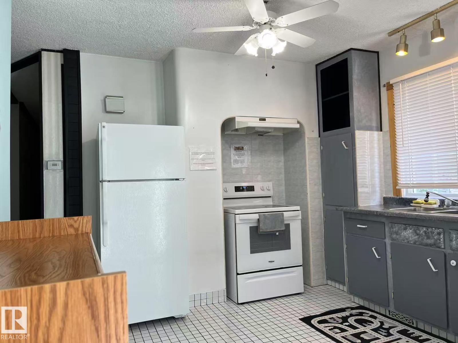 Property at 11514 92 ST NW image 4
