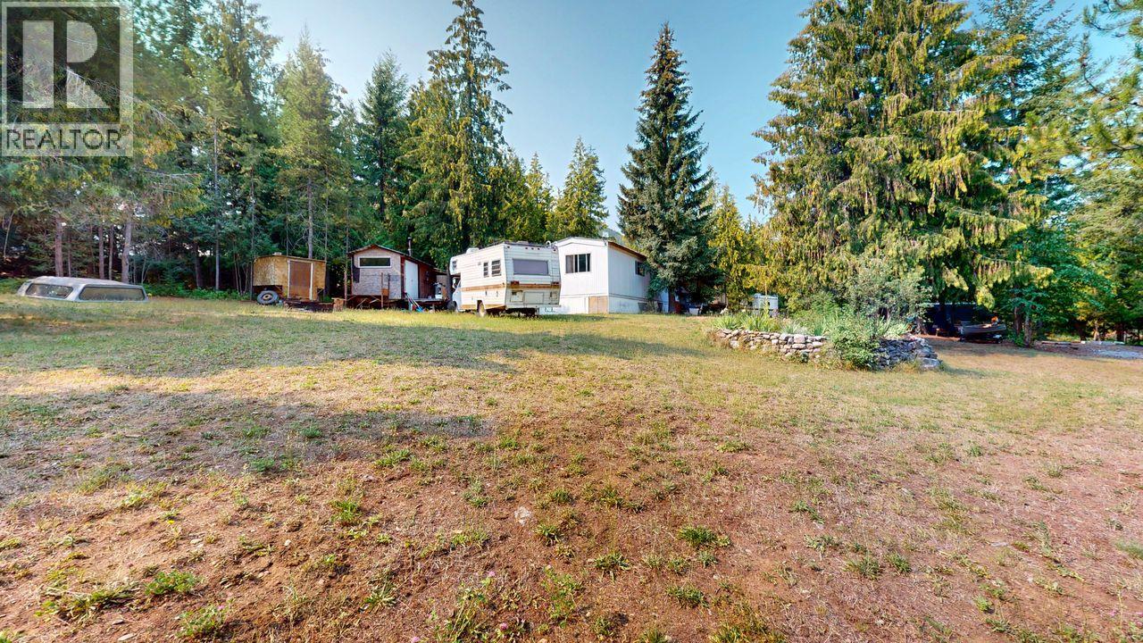 320 Macleod Street, Kitchener, British Columbia  V0B 1W1 - Photo 3 - 10358881