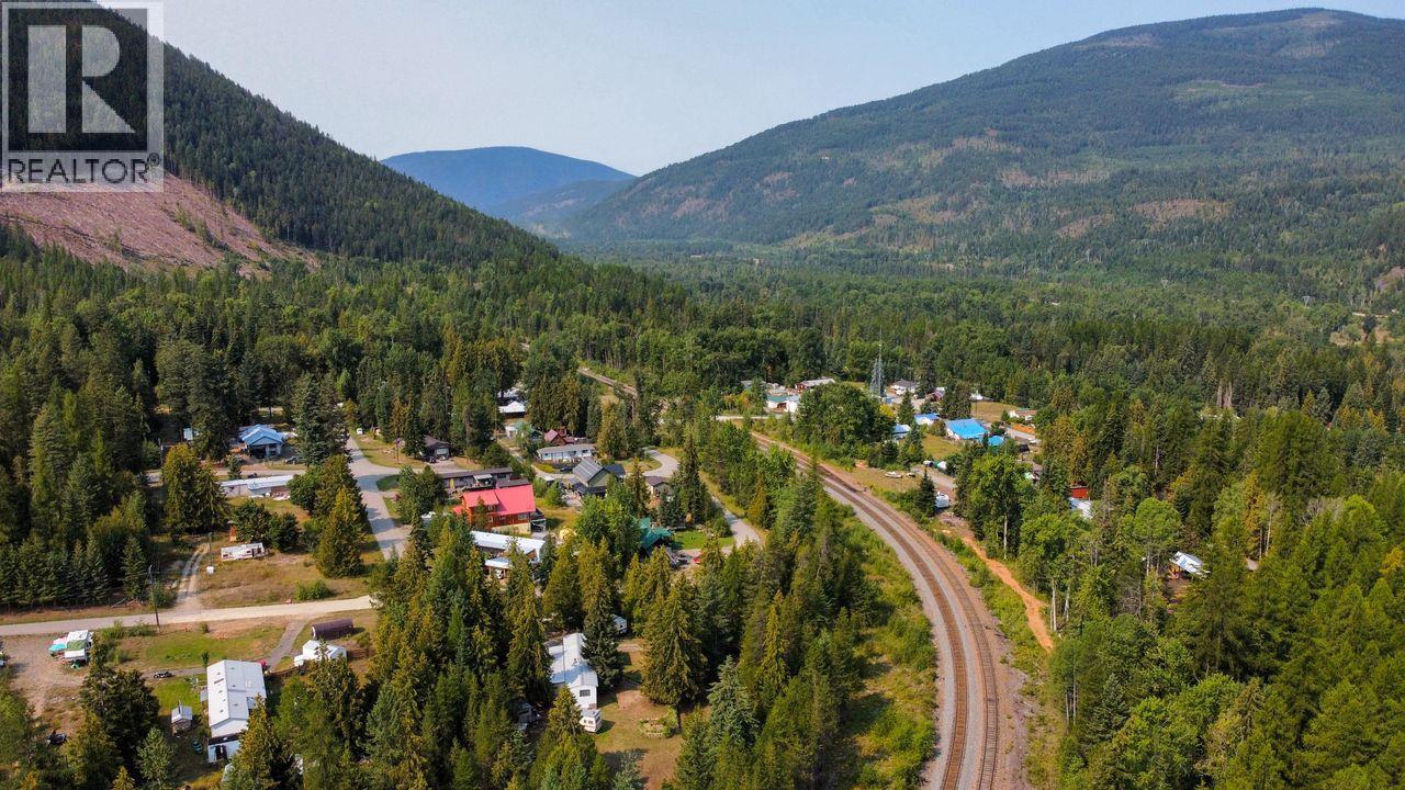 320 Macleod Street, Kitchener, British Columbia  V0B 1W1 - Photo 6 - 10358881