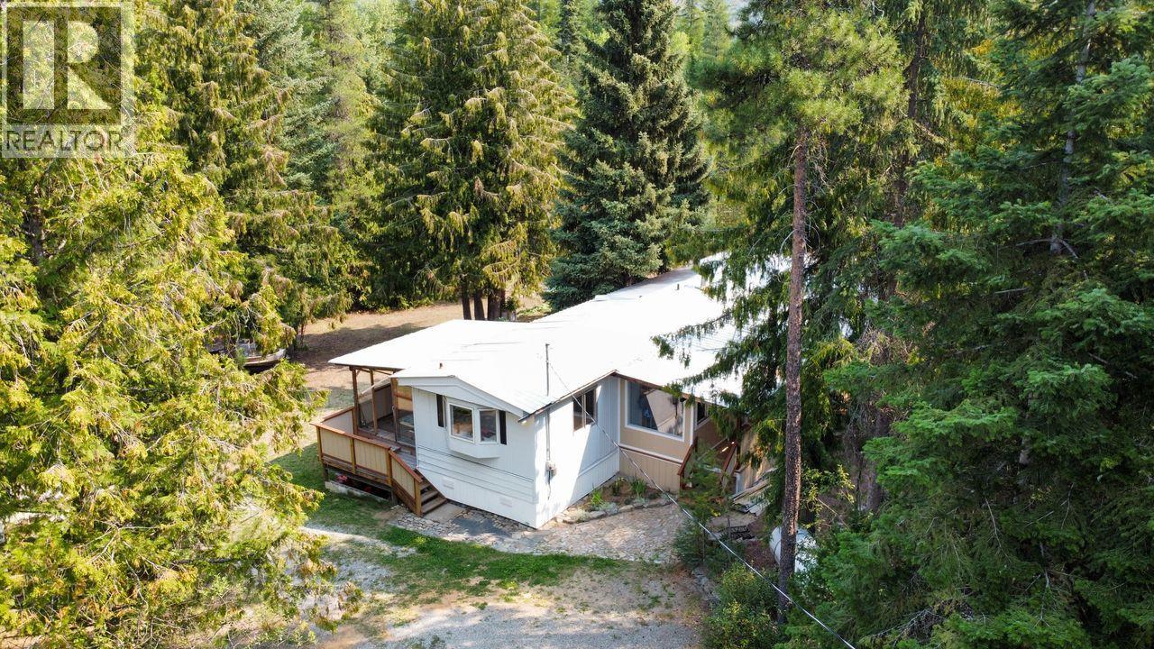 320 Macleod Street, Kitchener, British Columbia  V0B 1W1 - Photo 1 - 10358881