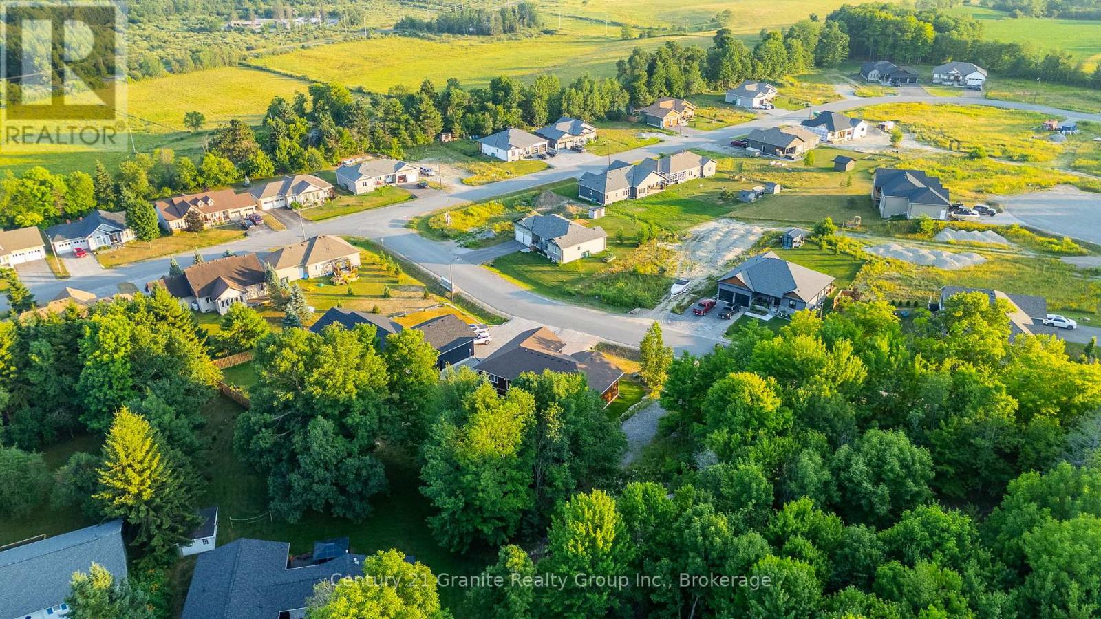 7 Marluc Avenue, Minden Hills, Ontario  K0M 2K0 - Photo 45 - X12339442