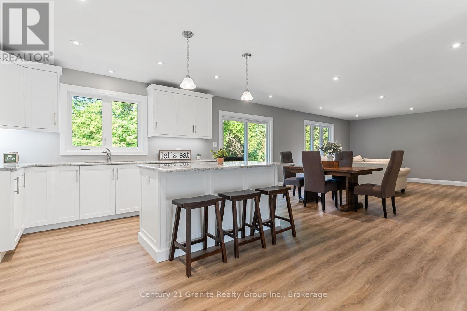 7 Marluc Avenue, Minden Hills, Ontario  K0M 2K0 - Photo 8 - X12339442
