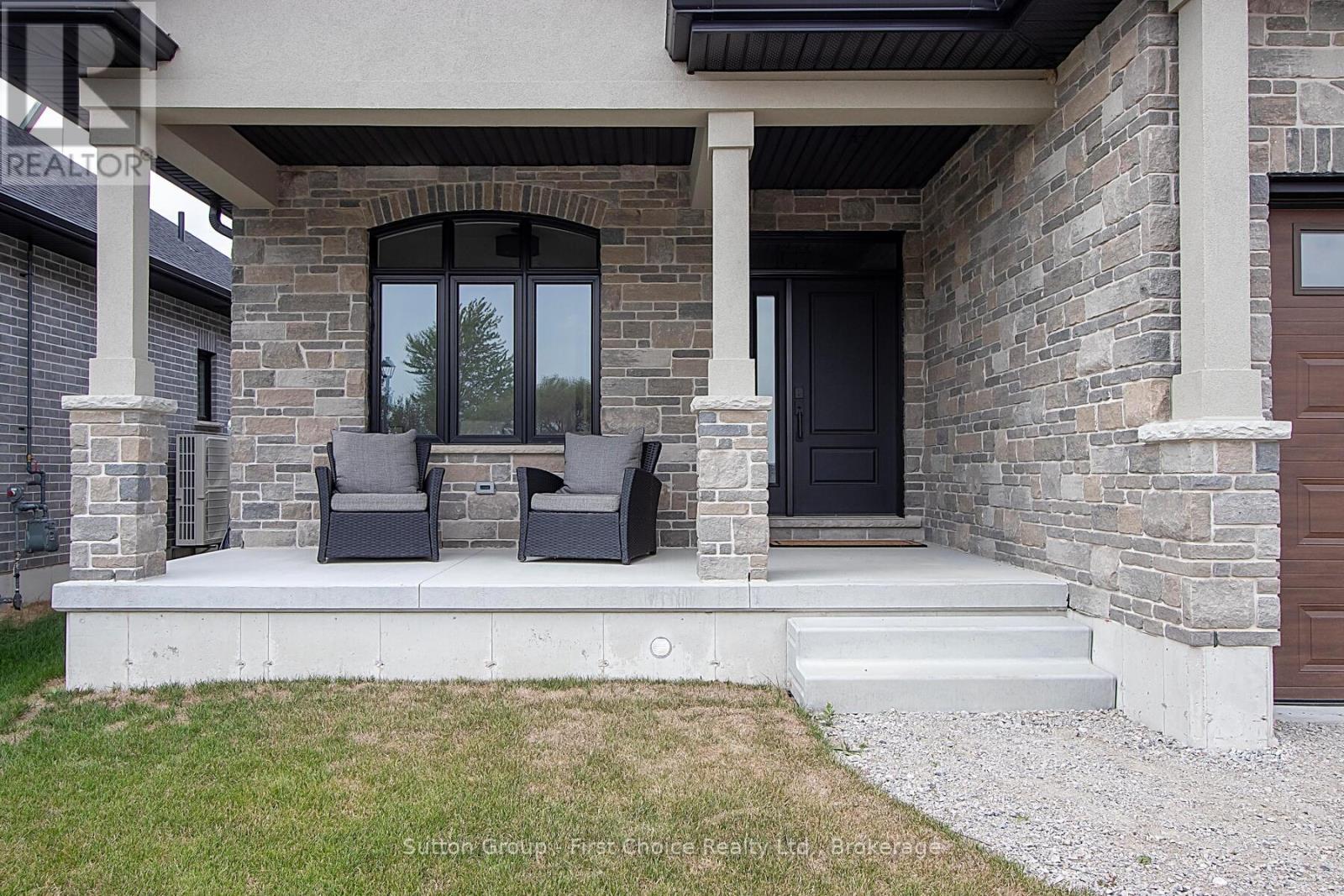 117 Kastner Street, Stratford, Ontario  N5A 0J7 - Photo 2 - X12339589