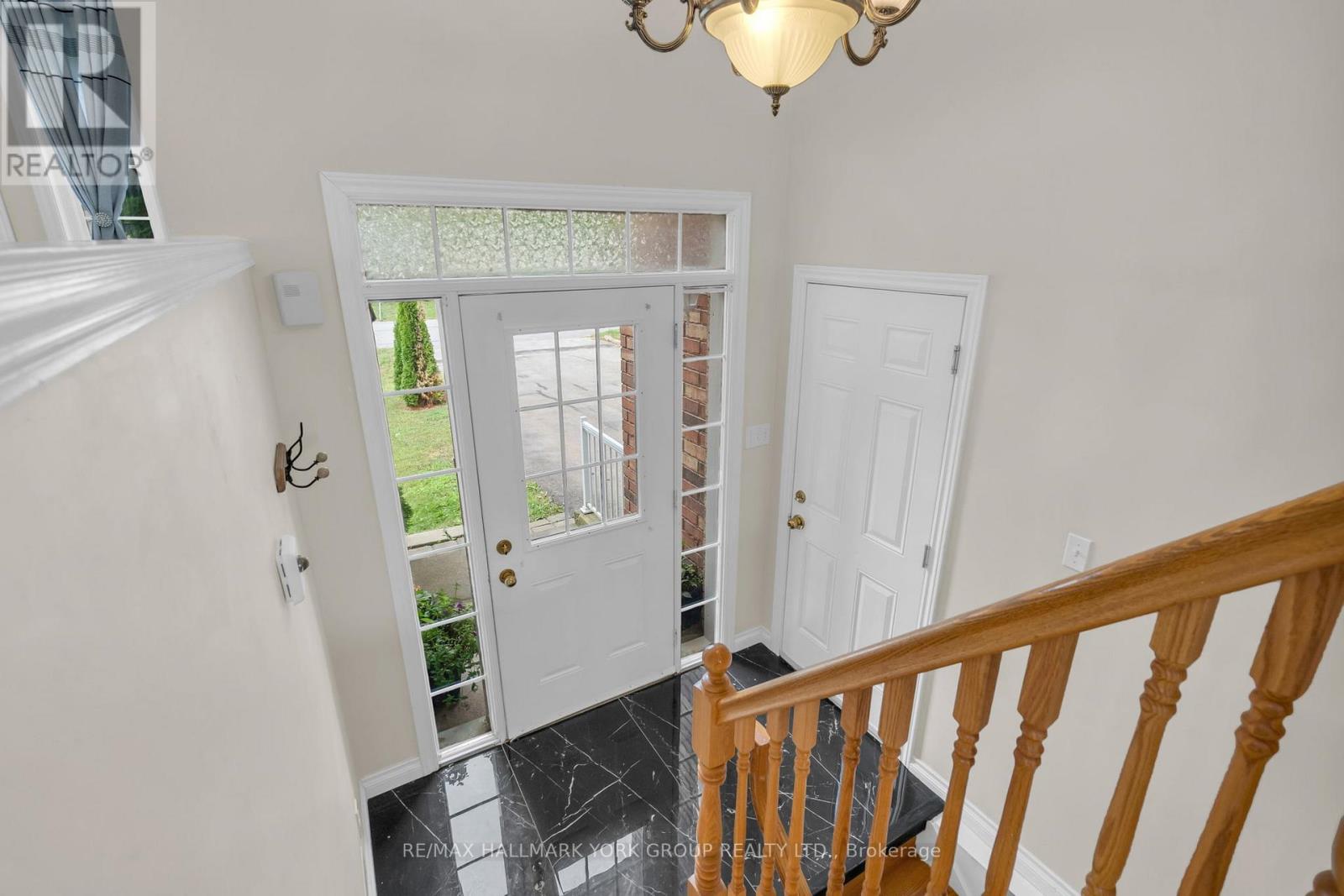 Property at 36 BALL AVENUE E image 4