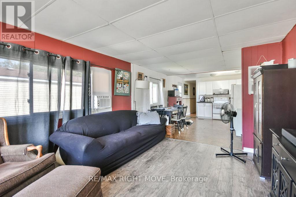 1331 Hilltop Road, Severn, Ontario  L3V 0V1 - Photo 10 - S12339383