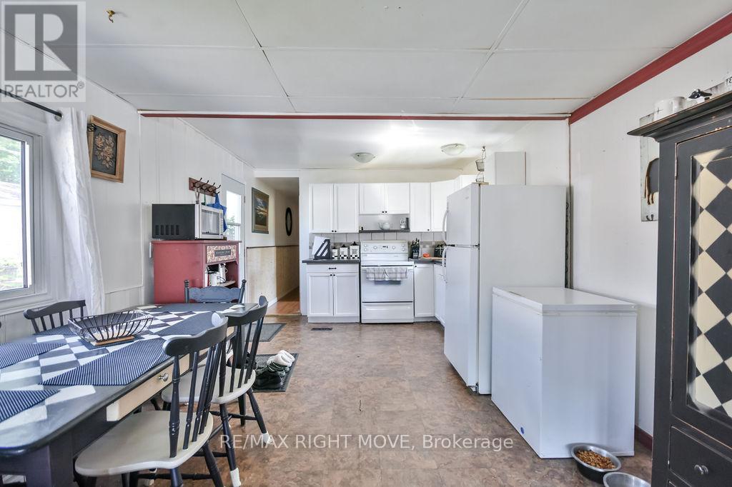 1331 Hilltop Road, Severn, Ontario  L3V 0V1 - Photo 11 - S12339383
