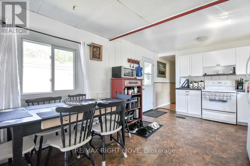 1331 Hilltop Road, Severn, Ontario  L3V 0V1 - Photo 12 - S12339383