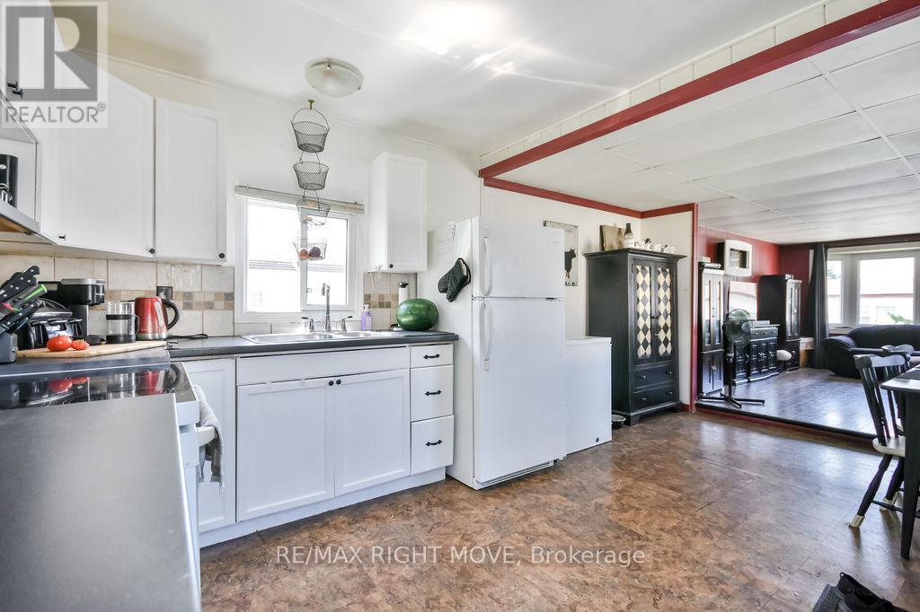 1331 Hilltop Road, Severn, Ontario  L3V 0V1 - Photo 13 - S12339383