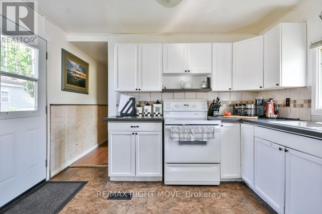1331 Hilltop Road, Severn, Ontario  L3V 0V1 - Photo 5 - S12339383